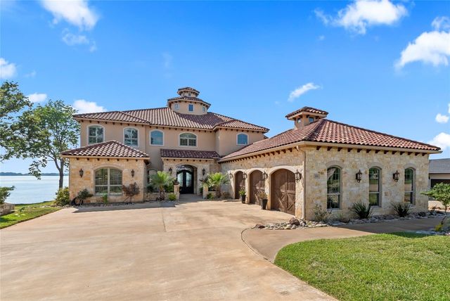 204 Pinnacle Club Pl, Mabank, TX 75156