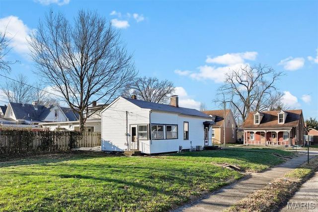 722 Bristow St, Belleville, IL 62221