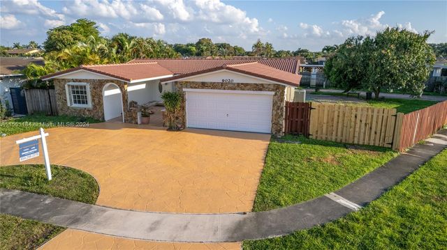9020 NW 21st Ct, Hollywood, FL 33024