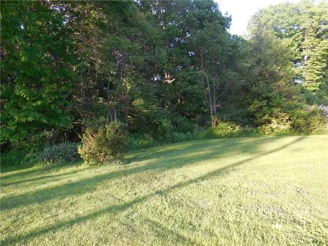 Crest Dr, Brighton Twp, PA 15009