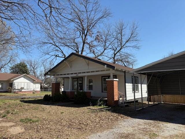 207 N  Taylor Ave, Wynnewood, OK 73098