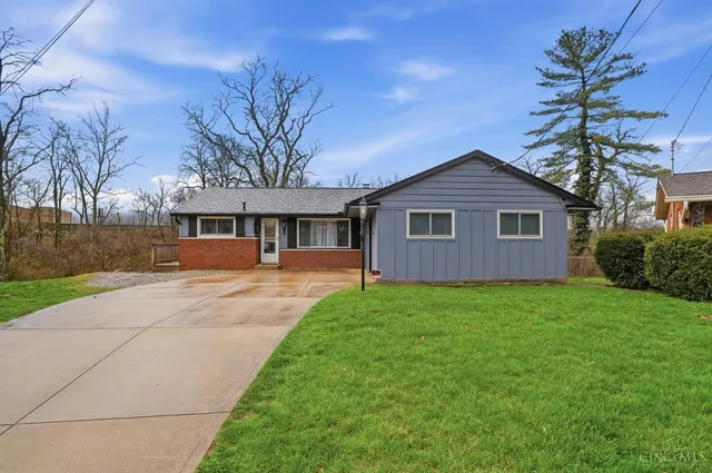 8228 Haskell Dr, Cincinnati, OH 45239