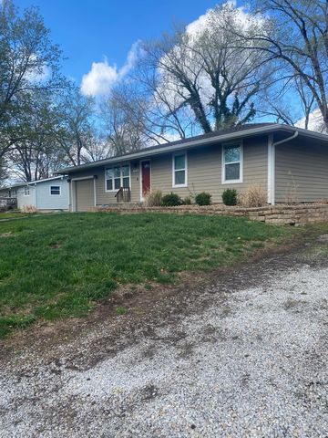 1214 Locust St, Eudora, KS 66025