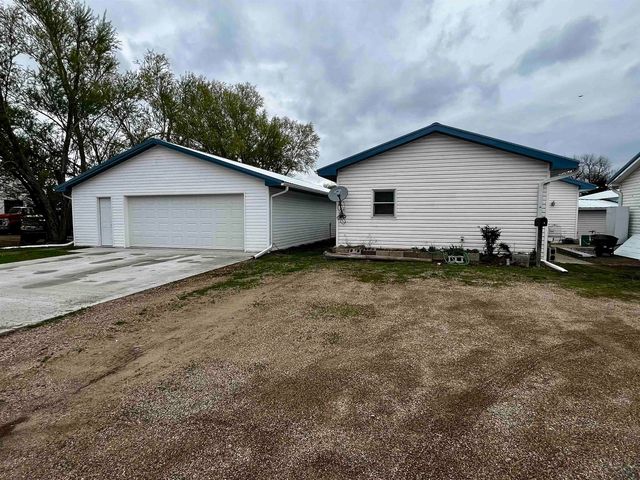 409 E  Rose St, Elk Point, SD 57025