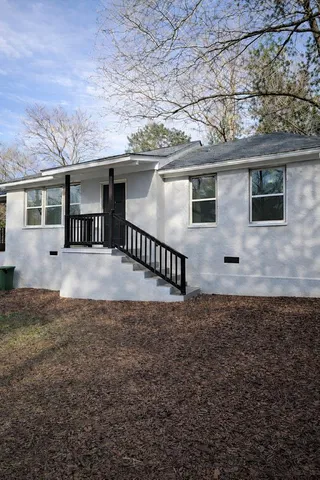 12 Stuart Dr, Columbus, GA 31903