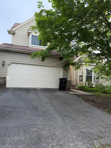 35285 Pennington Dr, Farmington Hills, MI 48335