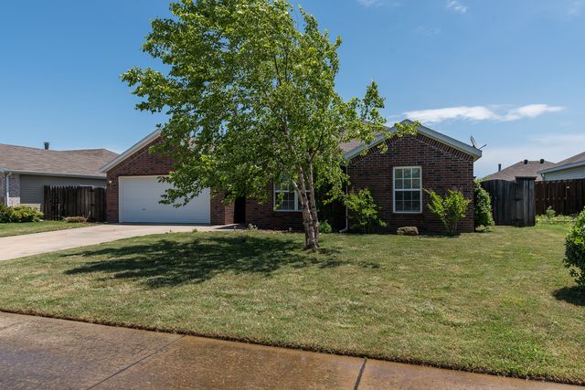 903 SW Castlewood St, Bentonville, AR 72712