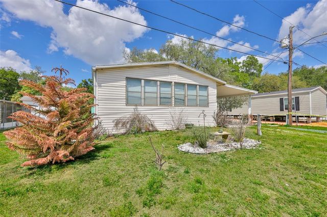 38992 Stapley Cir, Zephyrhills, FL 33540