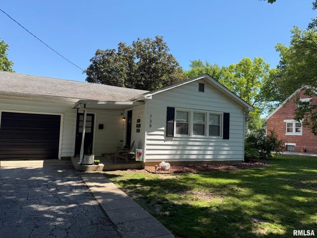 738 Goltra Ave, Jacksonville, IL 62650