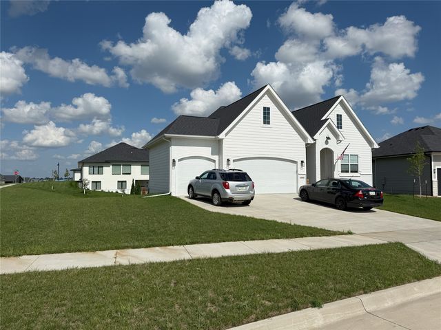 3997 NW 179th Ct, Clive, IA 50325