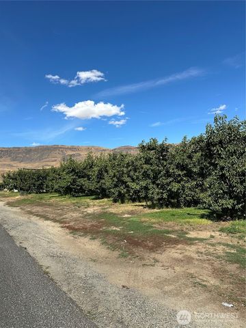 583 S Webb Avenue, East Wenatchee, WA 98802