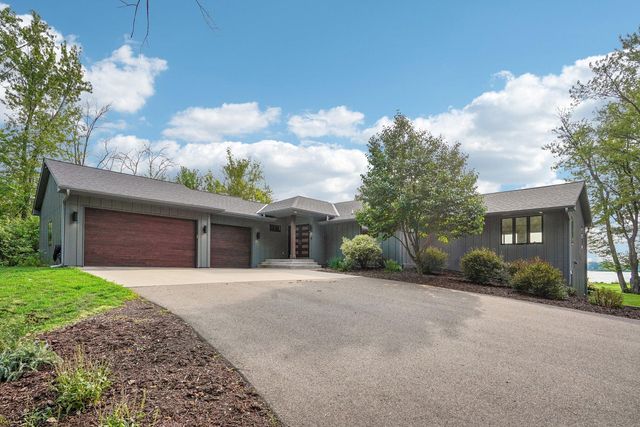 7397 Old Mill Rd, Centerville, MN 55038