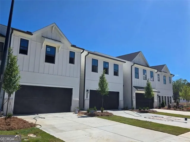 7432 Quinn Pl #202, Flowery Branch, GA 30542