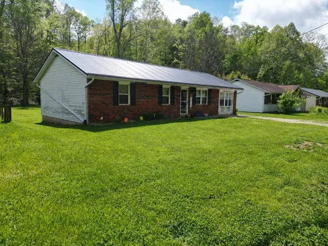 2442 Shopes Creek Rd, Ashland, KY 41102