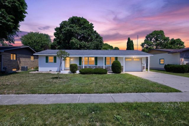 445 Henry St, Sebewaing, MI 48759