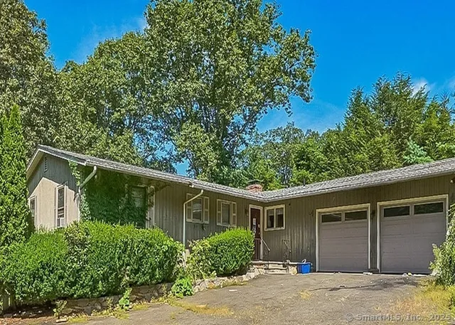 10 Mallory Hill Road, Ridgefield, CT 06877