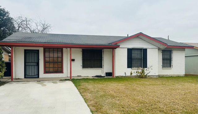 1249 Kennor Dr, Eagle Pass, TX 78852