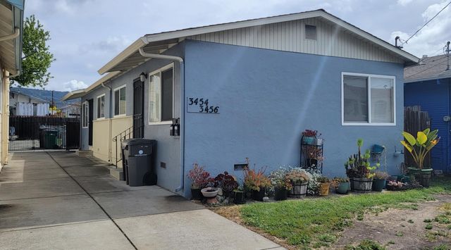3456 Paxton Ave, Oakland, CA 94601