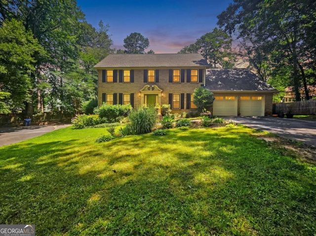 886 Ryan Ln SW, Lilburn, GA 30047