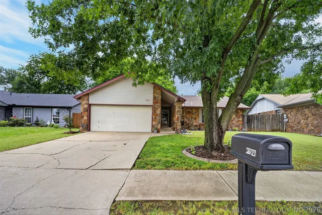 2927 S  124th East Ave, Tulsa, OK 74129