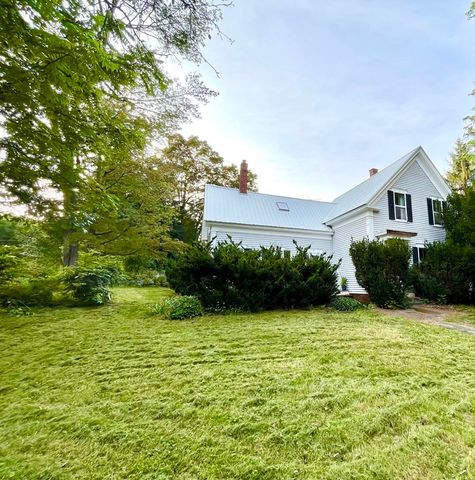 83 Groton St, Pepperell, MA 01463