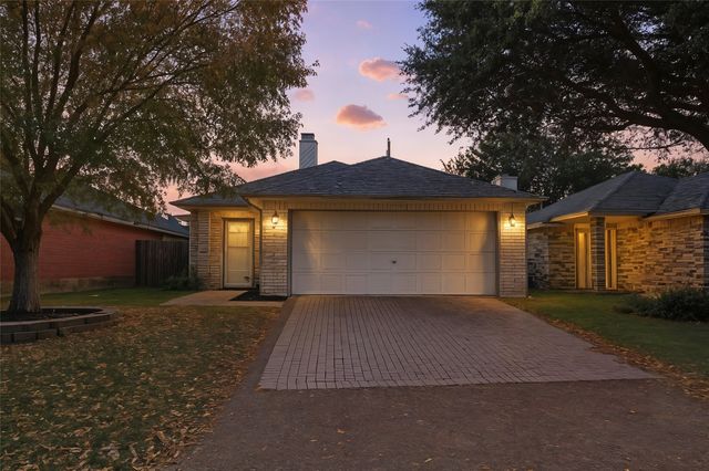 609 Renaissance Pl, Cedar Hill, TX 75104