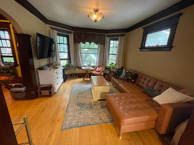 2115 N  52nd St, Milwaukee, WI 53208