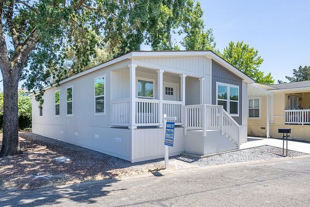 4 Larkspur Pl, Santa Rosa, CA 95409