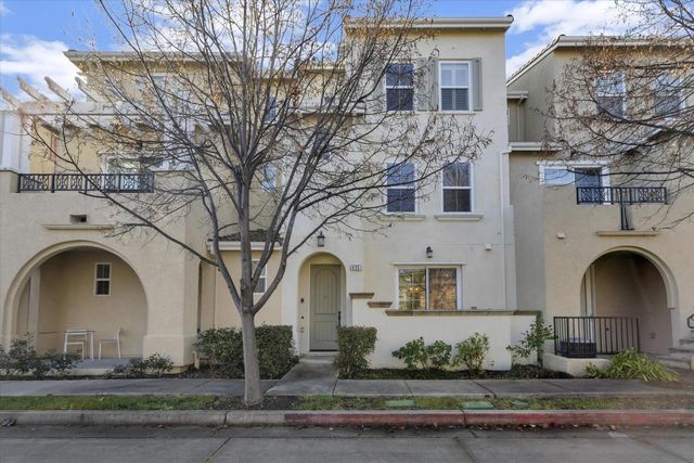 425 Magritte Way, Mountain View, CA 94041