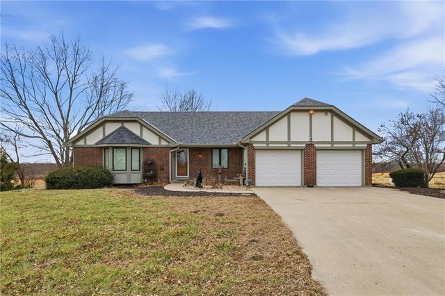 26418 S  Freedom Rd, Harrisonville, MO 64701