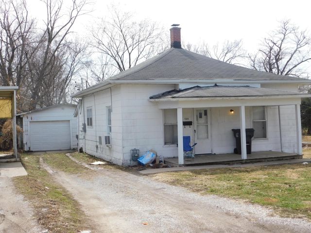 1324 Henry St, Moberly, MO 65270