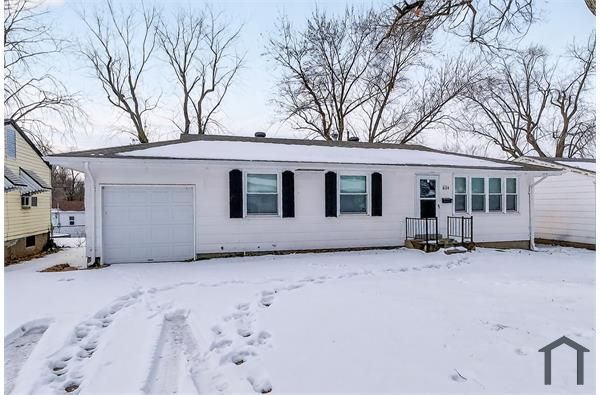 614 Ludlow Dr, Saint Louis, MO 63137