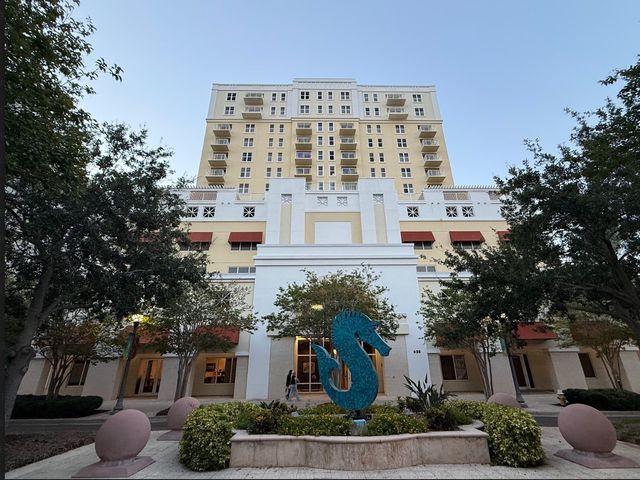 628 Cleveland St #1502, Clearwater, FL 33755