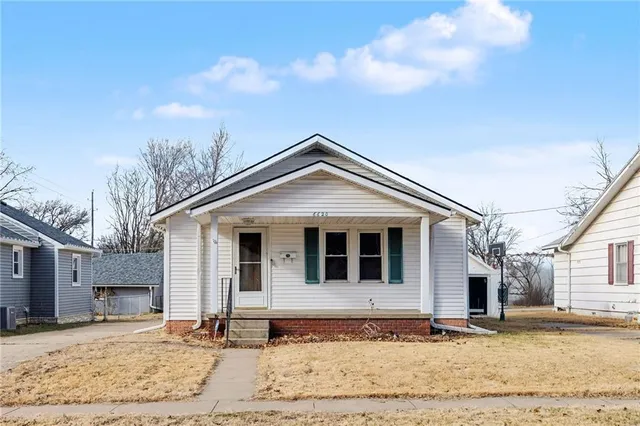 6620 Vancil Pkwy, Saint Joseph, MO 64504