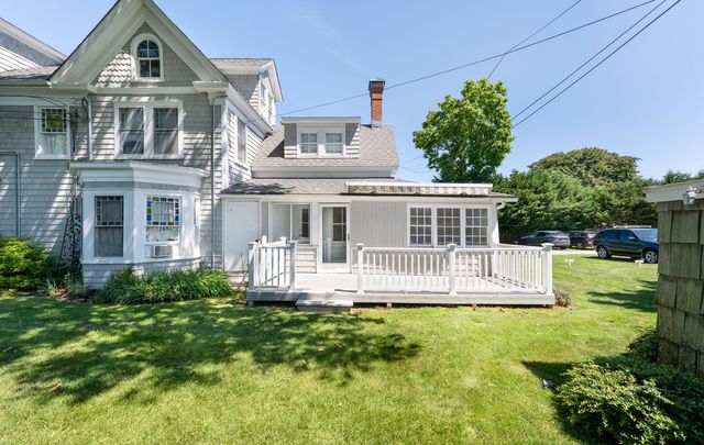 46 Rampasture Rd #3, Hampton Bays, NY 11946