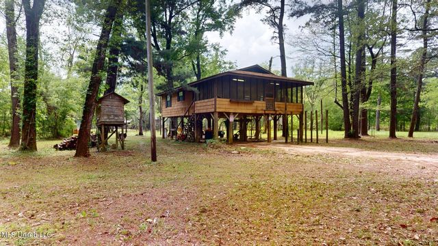 109 Pine Dr, Lucedale, MS 39452