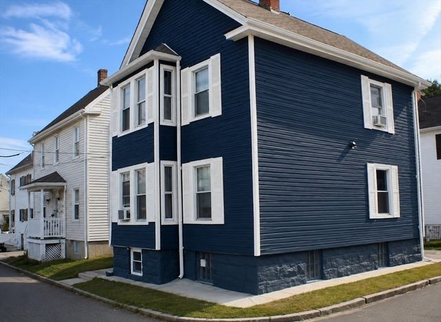 6 Coffin Avenue Ct, New Bedford, MA 02746
