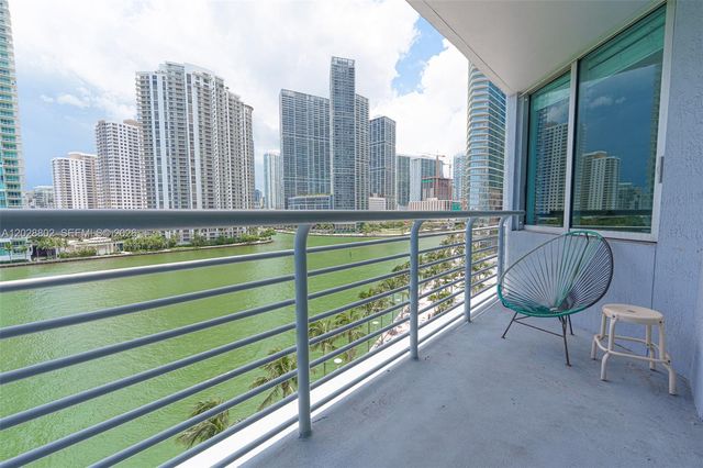325 Biscayne Blvd #821, Miami, FL 33130