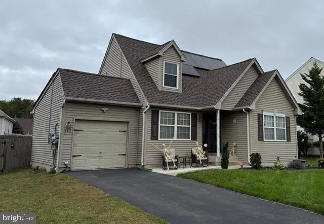 149 Tradewinds Dr, Mount Royal, NJ 08061