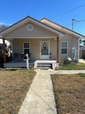 208 W  Woodall St, Benson, NC 27504