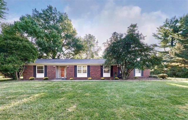 82 River Bend Dr, Chesterfield, MO 63017