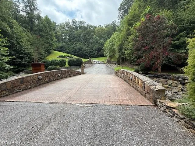 Breakaway Dr #141, North Wilkesboro, NC 28659
