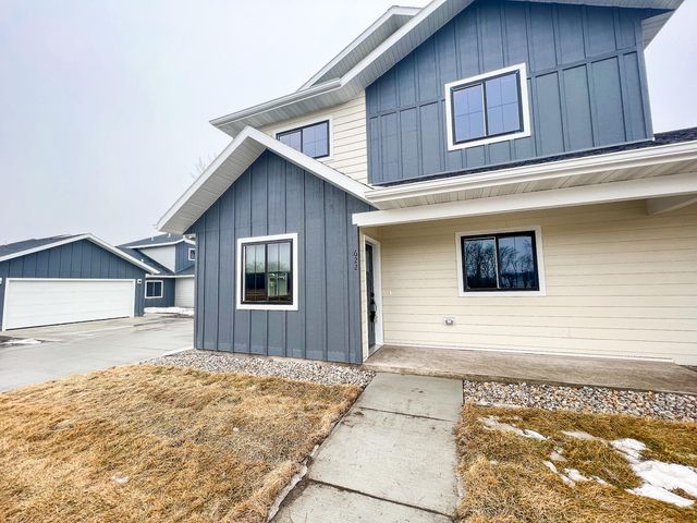 622 15th St S, Brookings, SD 57006