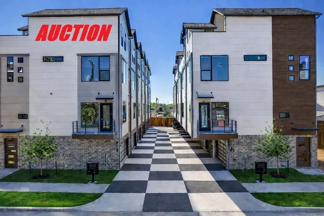 708 W  10th St, Dallas, TX 75208