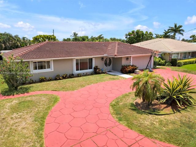 2480 NE 46th St, Lighthouse Pt, FL 33064