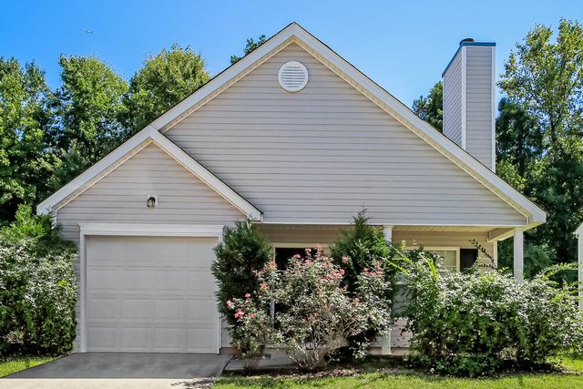 524 Moss Stream Ln, Charlotte, NC 28214