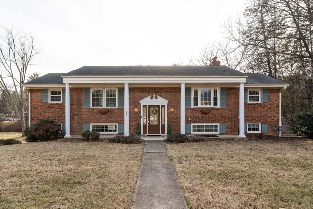 966 Northgate Ave, Waynesboro, VA 22980