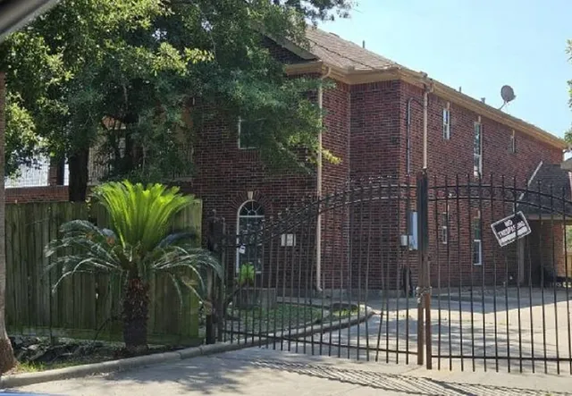 13932 Greenville St, Houston, TX 77015