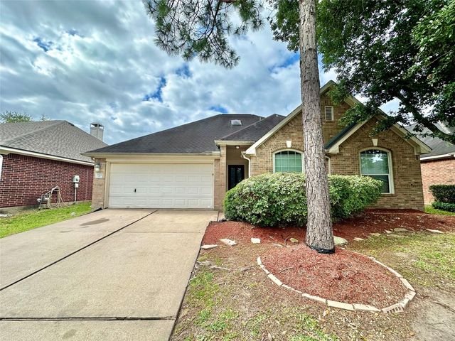 3622 Glenhill Dr, Pearland, TX 77584