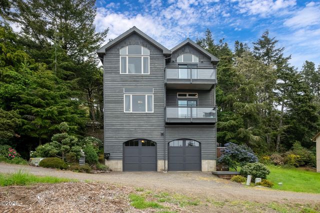 5015 Grand Ave, Oceanside, OR 97134